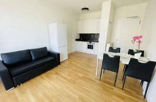 Wohnung mieten in 10179 Mitte, Voll möblierte 2-Zimmer-Wohnung mit Balkon und EBK in Berlin-Mitte