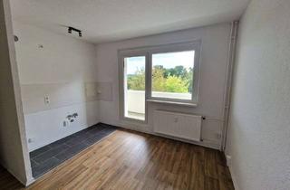 Wohnung mieten in Heinestraße, 17309 Pasewalk, Ab sofort - Renovierte Singlewohnung mit großem Balkon