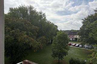 Wohnung mieten in Eichendorffring 124, 95447 Birken, 4 Zimmer Wohnung für 3er WG oder Familie, Uninähe, ruhig und hell, neues Bad, neues WC, neue Küche