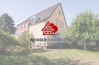 Haus kaufen in 90765 Poppenreuth, Fürth-Poppenreuth: 2008 modernisiertes Zweifamilienhaus - Terrassenwohnung frei & sofort beziehbar