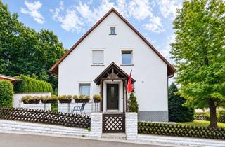 Haus kaufen in 97456 Dittelbrunn, Zweifamilienhaus mit schönem Garten und Terrasse in Dittelbrunn