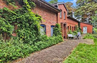 Haus kaufen in 25926 Karlum, Alleinlage mit Weitblick – vielseitiger Resthof mit fünf Wohnungen, Stallgebäude und 9.622 m² Grunds