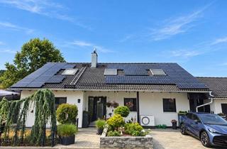 Haus kaufen in 97274 Leinach, Modernes Zweifamilienhaus ***Wohnen mit Zukunft – EEK A, PV & Wärmepumpe***