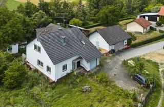Einfamilienhaus kaufen in 94356 Kirchroth, Sanierungsbedürftiges Einfamilienhaus mit Nebengebäude