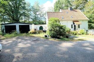 Haus kaufen in Uedemer Straße 32, 47551 Bedburg-Hau, Freistehendes Wohnhaus in absoluter Alleinlage mitten im Wald
