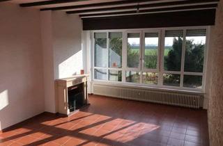 Haus mieten in 64589 Stockstadt, Bungalow mit Einbauküche , offenen Kamin , Terrasse, gr. Garten und Doppelgarage in Stockstadt