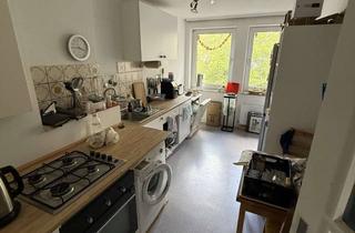 Wohnung mieten in Bergdriesch 40, 52062 Aachen, Zuhause mit 2 Zimmern und Balkon in Aachen - Einbauküche vorhanden und Garage im Innenhof optional