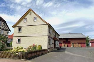 Haus kaufen in 36145 Hofbieber, Charmantes Anwesen: Dreiseitenhof mit modernisiertem Wohnhaus und großzügigen Nebengebäuden