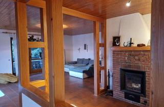 Haus mieten in 35428 Langgöns, Großzügiges Wohnen in besonderer Immobilie über 3 Etagen mit Kamin und Top-Anbindung