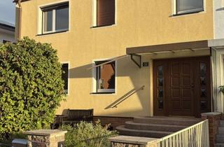 Haus mieten in Am Buchberg 26, 91413 Neustadt, Charmantes Reihenendhaus in ruhiger Wohngegend in Neustadt a.d.Aisch
