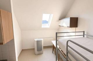 Immobilie mieten in 47809 Linn, Kompakte DG-Wohnung in Krefeld-Linn mit Bad, Kochnische und Gartenmitnutzung