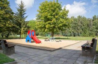 Wohnung mieten in Erich-Weinert-Straße 29, 07629 Hermsdorf, Familienwohnung mit Spielplatz vorm Haus