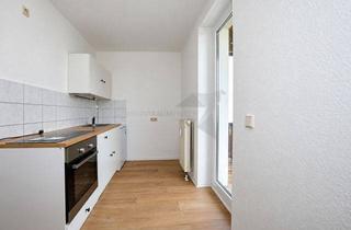 Wohnung mieten in Ernst-Grube-Straße 31, 08062 Zwickau, Kleine Balkonwohnung mit Einbauküche in Niederplanitz