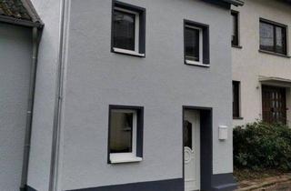 Wohnung mieten in Brunnenstraße 29, 54317 Gusterath, Maisonette-Whg., TOP modernisiert, ca. 81 m² 2 Z, EBK, Bad, Stellplatz, 1.-15-10.