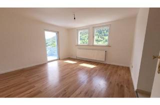 Wohnung mieten in 75323 Bad Wildbad, Bad Wildbad - Frisch renovierte 2-Zi.-Altbau-Wohnung in schöner, zentrumsnaher Aussichtslage (Mietdauer: min 4 Jahre)