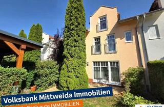 Doppelhaushälfte kaufen in 09221 Neukirchen, Neukirchen - Attraktive Doppelhaushälfte mit zwei Terrassen, Carport und schönem Ausblick!