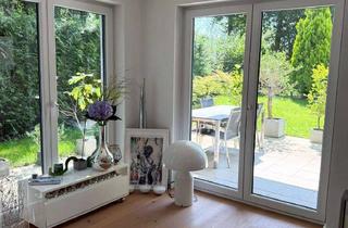 Wohnung kaufen in Dualastraße 2a, 81827 Trudering-Riem, Am Waldrand - Traumhafte Wohnung über 2 Etagen (EG + UG)