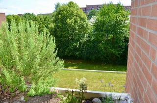 Wohnung kaufen in 30853 Langenhagen, Gepflegte 1,5 Zi.-Wohnung am Stadtpark. Modernis. Bad. Vermietet. Stellplatz. Personenaufzug.