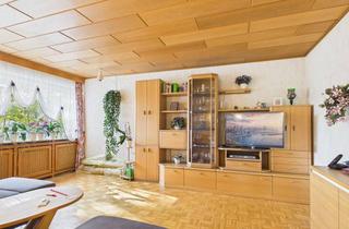 Wohnung kaufen in 61184 Karben, Hier steckt Zukunft drin! 4-Zimmer-Wohnung mit Balkon, Garage und riesigem Potenzial in Karben - OT
