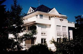Wohnung kaufen in 65193 Wiesbaden, Terrassenvilla am Königstuhl - Luxuriöses Appartement mit *Marmor *Fußbodenheizung *Balkon