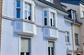 Wohnung kaufen in 45131 Rüttenscheid, Stilvoll sanierte Altbauwohnung im Süden Rüttenscheids mit Gartennutzung