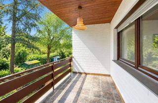 Wohnung kaufen in 51503 Rösrath, Ruhig wohnen, das Grüne genießen! Großzügige 3,5-Zimmerwohnung mit Balkon und Garten zum Wohlf