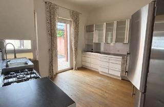 Wohnung mieten in 76829 Landau, Wohnen mit Stil: Großzügige 5-Zimmer-Altbauwohnung mit großer Terrasse