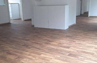 Wohnung mieten in Niederberger Höhe 28, 56077 Niederberg, Lichtdurchflutete Dachgeschosswohnung mit Balkon