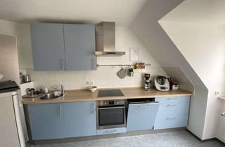 Wohnung mieten in Heinrich-Stranka-Straße 3/5, 90765 Poppenreuth, Modernisierte, helle, große 2-Zi-DG-Wohnung mit Loggia + Einbauküche in Fürth Popp., 01.12.26