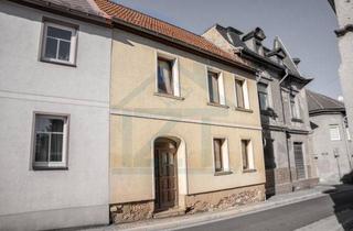 Haus kaufen in 07819 Triptis, Gestalten Sie Ihr neues Zuhause: Charmantes Stadthaus mit Innenhof in Triptis
