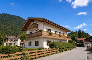 Mehrfamilienhaus kaufen in 83727 Schliersee, Investment-Highlight: Sonniges Mehrfamilienhaus mit 8 Wohneinheiten