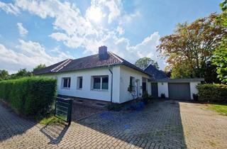 Haus kaufen in 32457 Porta Westfalica, Wohnen, vermieten, entwickeln – vielseitiger Bungalow auf großzügigem Grundstück
