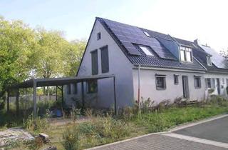Doppelhaushälfte kaufen in Finchstr. 14, 40593 Urdenbach, Attraktive Doppelhaushälfte mit großem Grundstück, Terrasse und Carport in gefragter Lage von 40593