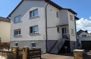 Haus kaufen in 61169 Friedberg, Viel Platz für Ihre Wohnideen: Gepflegtes Zweifamilienhaus mit großem Garten in Friedberg