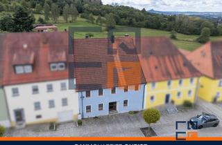 Haus kaufen in 95478 Kemnath, Wohnen, vermieten, entwickeln – großzügiges Stadthaus mit Balkon, Terrasse und Garage
