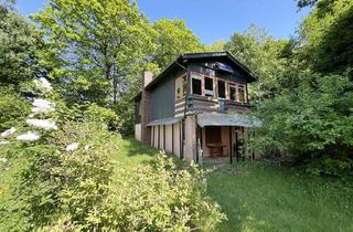Haus kaufen in 63679 Schotten, Gemütliches Wochenendhaus in Schotten - mit Wintergarten, Kaminzimmer und Terrasse