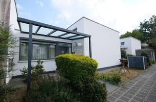 Reihenhaus kaufen in 90473 Langwasser, Modernisiertes Reihenhaus-Bungalow mit großzügigem Raumangebot für die ganze Familie und Garage