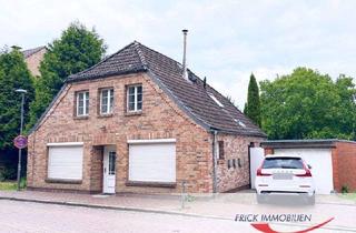Haus kaufen in 23701 Eutin, Eutin - Drei-Parteien-Haus in Zentrumslage