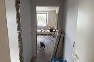 Wohnung mieten in Mülheimer Str. 74, 51375 Schlebusch, vollständig renovierte 2-Zimmer-Dachgeschosswohnung in Leverkusen-Schlebusch zum 01.10.26!
