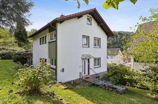 Haus kaufen in 76596 Forbach, Modernisiert, großzügig, zukunftsorientiert – EFH mit PV-Anlage, Garten & Terrasse in Forbach