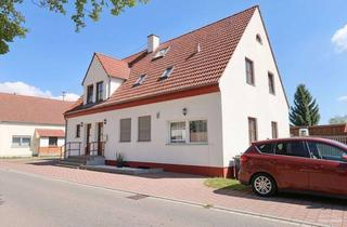 Haus kaufen in 86692 Münster, Ideal für Macher: Solides Zweifamilienhaus von 1990 mit viel Raum für Ihre Ideen