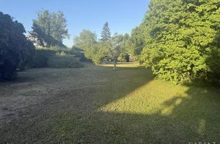 Garagen kaufen in 80935 München, Ca. 1.667 m² Grundstück mit Perspektive: Wohnen und Entwickeln in gewachsener Lage