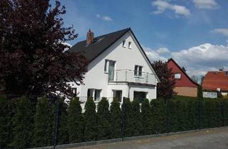 Haus kaufen in 12355 Berlin, Berlin - Freistehendes Haus 2-Familienhaus in Berlin-Rudow zu verkaufen