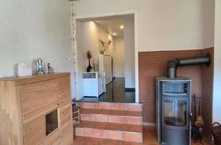 Wohnung kaufen in 58579 Schalksmühle, Schalksmühle - Ruhige 3- Zimmer Wohnung mit EBK, Kamin, Klimaanlage & Garage