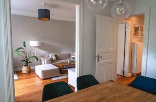 Wohnung kaufen in 20255 Hamburg, Hamburg - Traumhafter Altbau in Eimsbüttel - hochwertig saniert mit Balkon