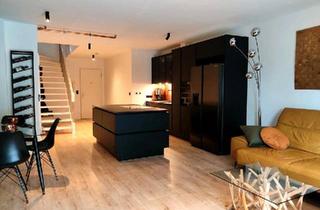 Wohnung kaufen in 22047 Hamburg, Hamburg - Provisionsfrei: Maisonette mit grosser Dachterrasse in Wandsbek.