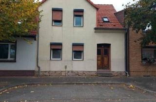 Reihenhaus kaufen in 06800 Raguhn-Jeßnitz, Raguhn-Jeßnitz - Schönes Einfamilienreihenhaus möchte aus dem Dornröschenschlaf ge