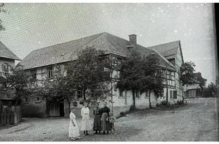 Haus kaufen in 07929 Saalburg-Ebersdorf, Saalburg-Ebersdorf - Historisches Gasthaus mit großem Saal & Fachwerkscheune in Raila