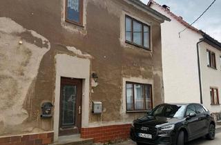 Einfamilienhaus kaufen in 98587 Steinbach-Hallenberg, Steinbach-Hallenberg - Sanierungsobjekt mit Nebengelass in Steinbach-Hall profisionsfrei
