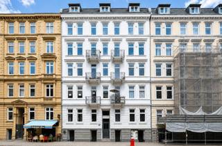 Wohnung kaufen in 20099 St. Georg, Charmante Altbauwohnung in zentraler Lage von Hamburg-St. Georg